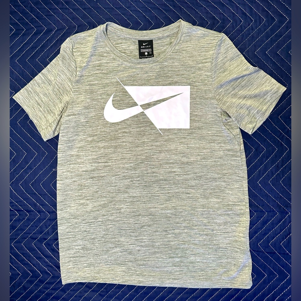 NIKE Tee Size: Large